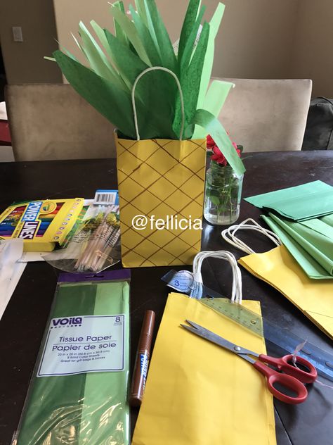 Kids Luau Parties, Kids Luau, Green Tissue Paper, Hawaiian Gifts, Goodie Bags For Kids, Hawaiian Party Decorations, Hawaii Gift, Pineapple Gifts, Luau Theme Party