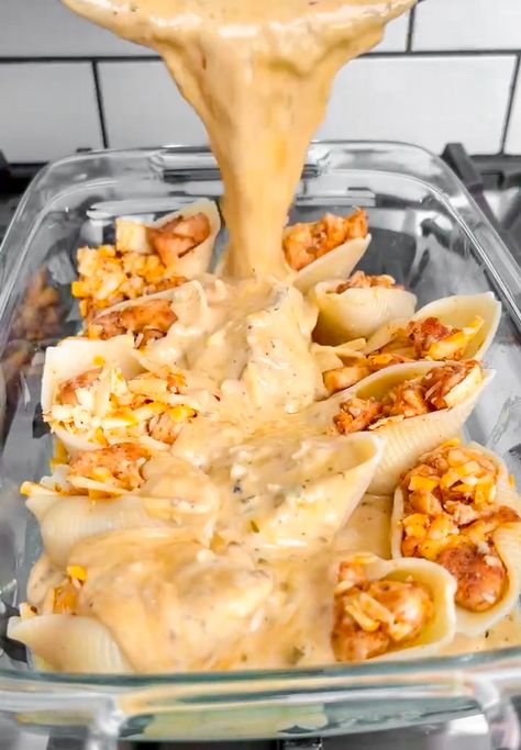 Chicken Scampi Stuffed Pasta Shells - Bad Batch Baking - Restaurant Copycat Recipes & Family Favorites Stuffed Dinner Recipes, Chicken Parm Stuffed Shells, Stuffed Shell Pasta Recipes, Main Dish Recipes Dinner Ideas, Mini Shells Pasta Recipes, Shell Noodle Recipes, Dinner Family Recipes, Large Shell Pasta Recipes, Pasta Shell Recipes