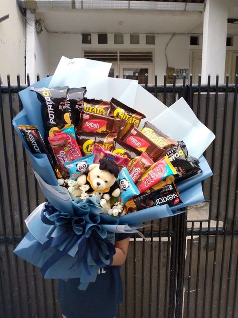 Graduation Snack Bouquet, Bucket Snack Graduation, Buket Jajan Aesthetic, Bucket Jajan, Bouqet Snack, Bucket Wisuda, Gift Snack, Snack Bouquet, Harry Potter Activities