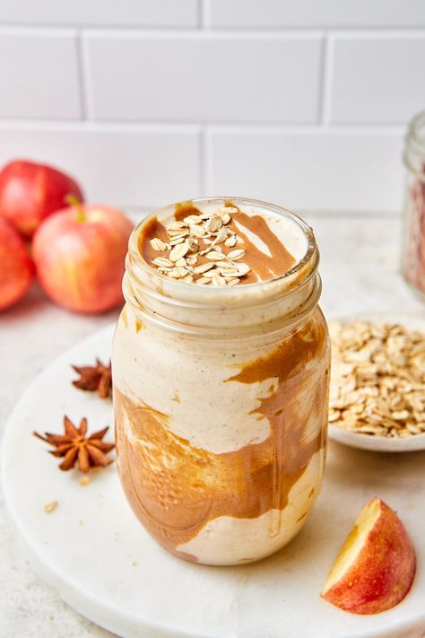 Date Smoothie Recipes Pregnancy, Apple Protein Smoothie, Fall Smoothie Recipes, Autumn Smoothie, Romanticize Winter, Apple Cider Smoothie, Smoothie Apple, Sweet Savory And Steph, Autumn Produce