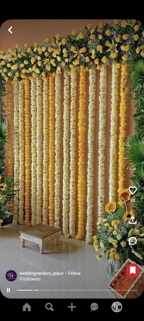 Flower Decoration For Function, Flower Haldi Decor, Backdrop Decorations Traditional, Flower Decoration For Engagement At Home, Grah Shanti Decor At Home, Indian House Decor Wedding, Tamil Wedding Backdrop, Backdrop Decorations For House Warming, Decoration With Marigold Flowers