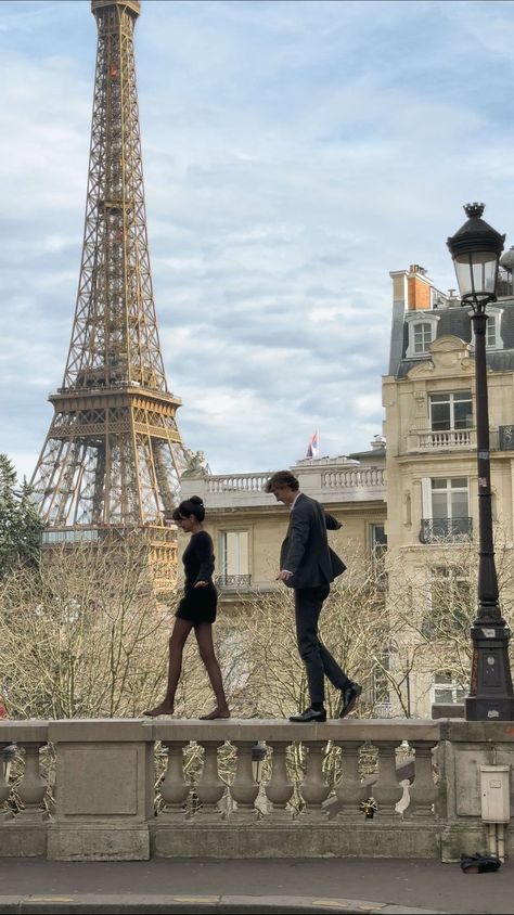 ⚖️ | Instagram Best Honeymoon Destinations, Woman Walking, Best Honeymoon, Romantic Honeymoon, Paris Aesthetic, Romantic Getaway, Paris Eiffel Tower, Old Love, Short Films