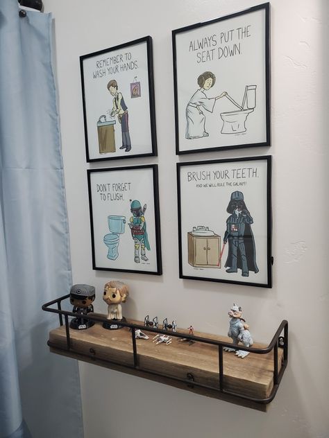 Star Wars Dining Room, Star Wars Bathroom Signs, Mandalorian Room Decor, Star Wars Laundry Room, Starwars Home Decor, Star Wars Living Room Decor, Anime Bathroom Decor, Nerdy House Decor, Movie Themed Bathroom