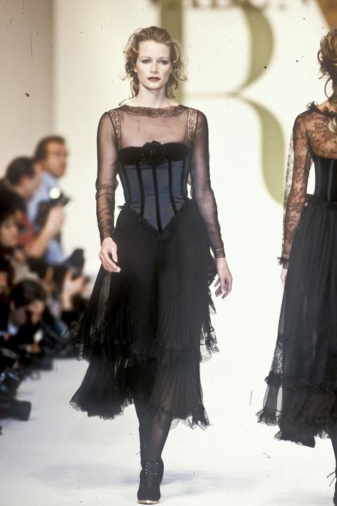 Runway Gowns, 90s Runway Fashion, Corsets, Goth Fashion, Costume Design, Gothic Fashion, Couture Fashion, 90s Fashion, Pretty Dresses