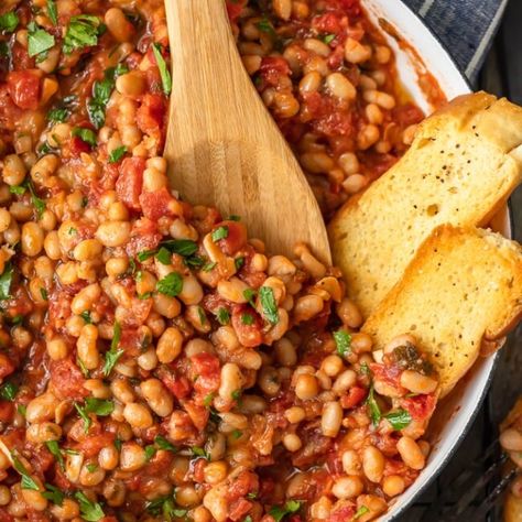 Recipes With Canned Tomatoes, Budget Dinner Recipes, White Bean Recipes, Can Of Beans, Bean Recipe, Canned Tomatoes, Tomato Pie, Dinner On A Budget, Tomato Sauce Recipe