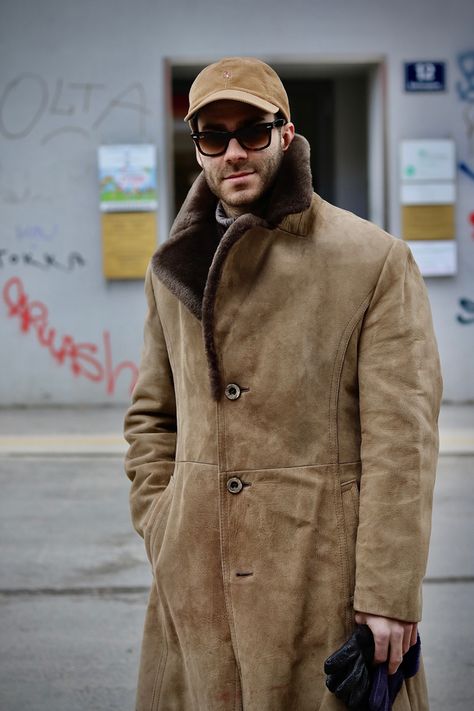 Winter Attire, Sheepskin Jacket, Stylish Men Casual, Sheepskin Coat, Winter Fits, Shearling Coat, Urban Wear, Stylish Men, Mens Coats