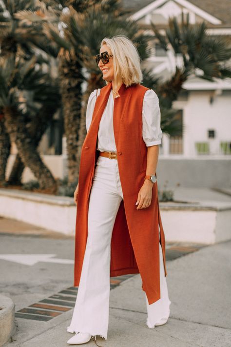 Long Vest Outfits For Women, Long Vest Outfit, Busbee Style, Vest Outfits For Women, Easy Clothing, Fall Fashion Coats, Sleeveless Coat, Sleeveless Blazer, Simple Fall Outfits