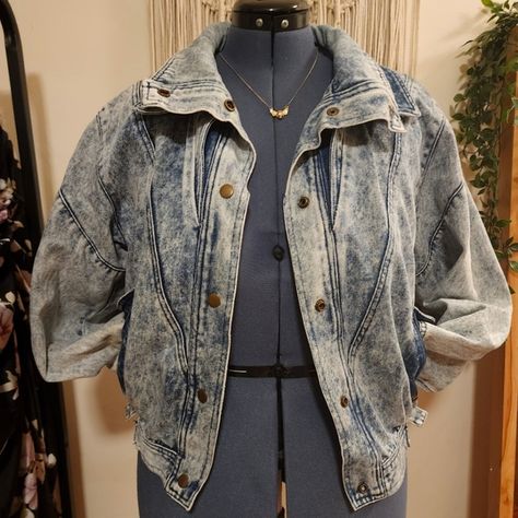 ✨️Vintage✨️ gorgeous 80s acid wash jean jacket Acid Wash Jean Jacket Outfit, Vintage Jean Jacket Outfit, 80s Jean Jacket Outfit, Acid Wash Jeans Outfit, Jean Jacket 80s, 80s Jean Jacket, Slasher Summer, Abba Voyage, Jean Jacket Outfit