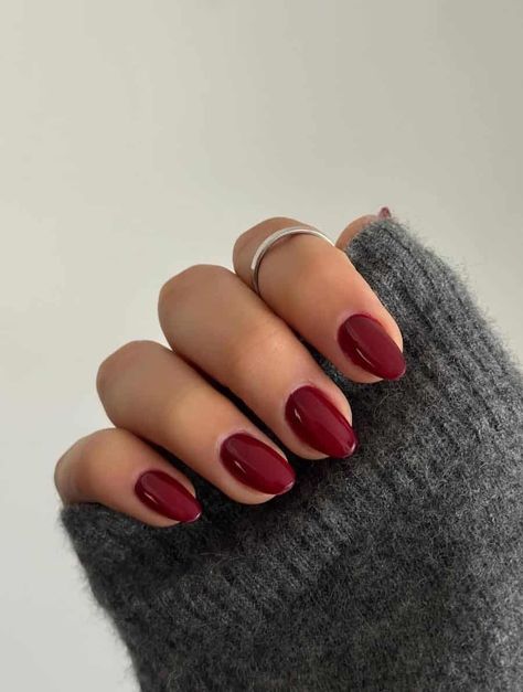 Fall Nails 1 Color, Cute Fall Gel Nail Designs, Fall Colors 2024 Nails, 2024 Gel Nail Colors, Nail Ideas Cute Summer, Fall Professional Nails, Fall Monochromatic Nails, Deep Red Gel Nails, Fall Nails Color Ideas