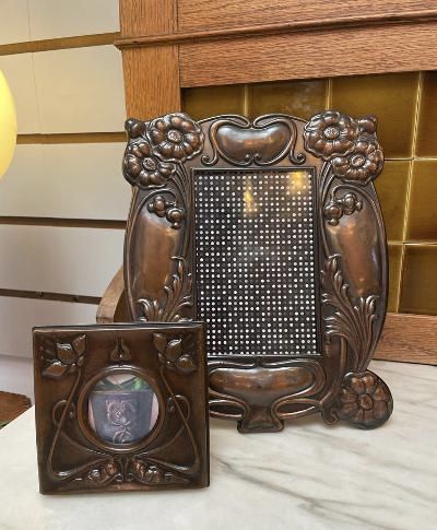 Beaten and pressed oxidised copper photo frames Copper Photo Frame, Oxidised Copper, Photo Craft, Photo Frames, Arts And Crafts, Copper, Frame, Art