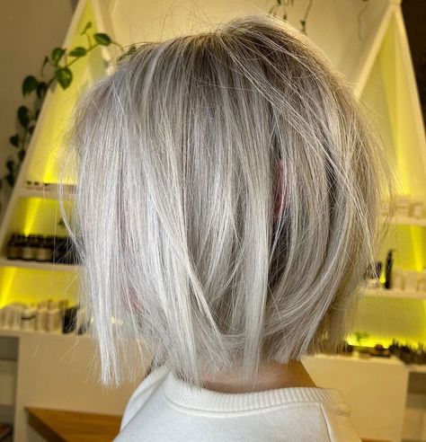 Messy Bobs, White Blonde Bob, Messy Bob Haircut, Messy Hair Look, Messy Bob, Messy Bob Hairstyles, Choppy Bob Hairstyles, Edgy Hair, Chocolate Cherry