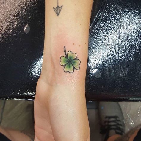 4 Leaf Clover Tattoo For Women, Tattoos For Women Dainty, 4 Leaf Clover Tattoo, Minnesota Tattoo, Four Leaf Clover Tattoo, Clover Tattoo, Shamrock Tattoos, Cute Tattoos On Wrist, Wrist Tattoo Ideas