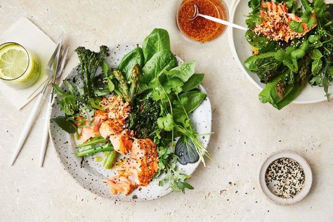 This easy salmon recipe is perfect for a spring dinner. Fish Mood Board, Perricone Diet, Keto Salmon Recipes, Salmon With Spinach, Salad Salmon, Maple Glazed Salmon, My Body Is My Temple, Gut Diet, Flaked Salmon