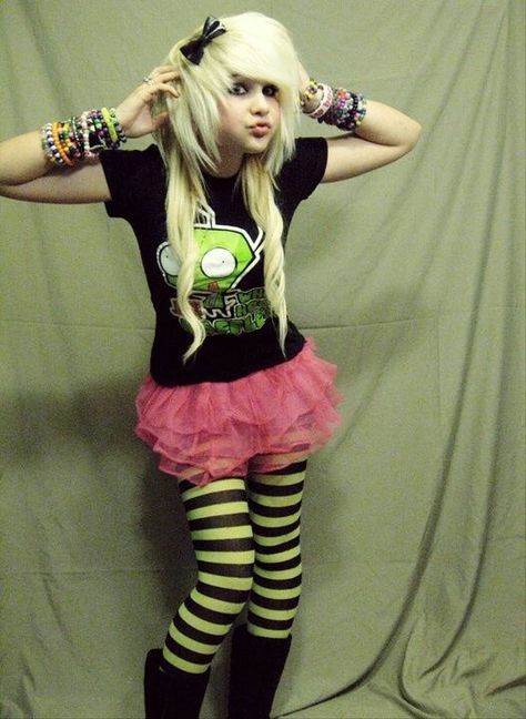 Y2K Aesthetic Amber Katelyn Beale Outfits, Amber Katelyn Beale, Scene Kid Outfits, Scene Girl Outfits, Scene Fits, Scene Queen, Emo Fits, Scene Girl, Outfits 2000s