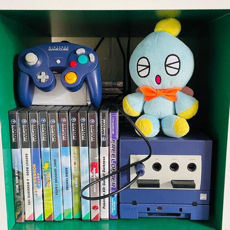 GameCube collection Old Gaming Setup, Retro Gaming Aesthetic, Sonic Room, Nintendo Room, Nintendo Collection, Nerd Room, Retro Games Room, Aesthetic 2000s, Cool Room