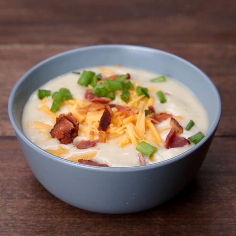 Slow Cooker Loaded Potato Soup Leek And Bacon Soup, Potato Soup Easy, Loaded Potato Soup, Bacon Soup, Potato Leek Soup, Loaded Potato, Leek Soup, Potato Soup Recipe, Hot Soup