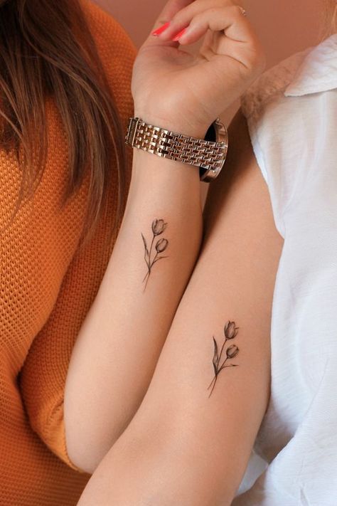 Matching Tattoos For Best Friends For 2, Small Friendship Tattoos, Cool Finger Tattoos, Tattoo Mom, Berlin Tattoo, Small Couple Tattoos, Tulip Tattoo, Health Tattoo, Tattoo For Son