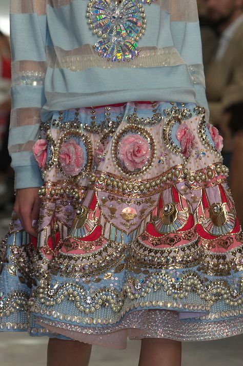 Manish Arora, Embellished Skirt, Couture Mode, Fashion Trends Winter, Couture Details, A Skirt, Looks Style, Mode Inspiration, Fashion Details