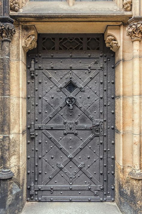 Architectural Doors, Old Cathedral, Dark Doors, European Doors, Make A Door, Vault Doors, Door Gate Design, Cool Doors, Free Photographs