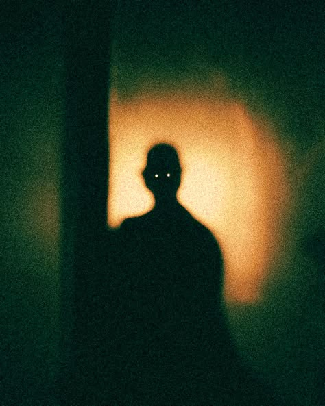 Noir Horror Aesthetic, Dark Figure Shadows In Room, Shadow Man Aesthetic, Shadow Puppets Aesthetic, Living Hell Song, Shadow People Art, Nightmare Illustration, Scary Circus, Shadow Person