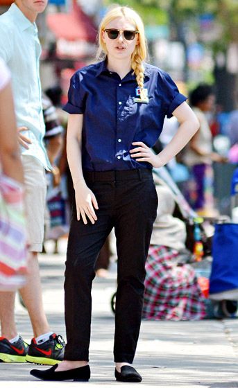 Dakota Fanning continued shooting “Very Good Girls” in Brooklyn July 5. Very Good Girls, Dakota Fanning, Good Girls, Hot Pics, Cosmopolitan, On Set, Cool Girl, Brooklyn, Favorite Movies