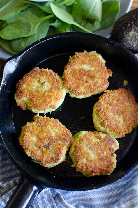 Turn your can of tuna into a meal with these pan-fried Avocado Tuna Patties. Only 4 ingredients and Whole30 approved! Crispy on the outside, these simple Avocado Tuna Patties are a tasty healthy lunch option. Meals Using Avocado, Avocado Tuna Recipes, Tasty Avocado Recipes, Avacodo Recipe Idea Lunch, Use Up Avocado, Frozen Avacodos Recipes, Fried Avocado Recipes, Avacodo Recipe Idea Dinner, Dinner Recipes With Avocado