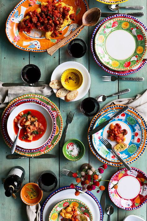 Vietri's flagship dinnerware collection, Campagna is handpainted by skilled artisans on the Amalfi Coast. These colorful hand painted Italian plates depict whimsical, colorful animals. #everydaydinnerware#dinnerwaresets#mixandmatch#ceramicdinnerware#Italiandinnerware Colorful Plates Table Setting, Colorful Plates And Bowls, Hand Painted Dinnerware, Amalfi Plates, Colourful Dinnerware, Eclectic Dinnerware, Italian Tableware, Eclectic Plates, Turkish Plates