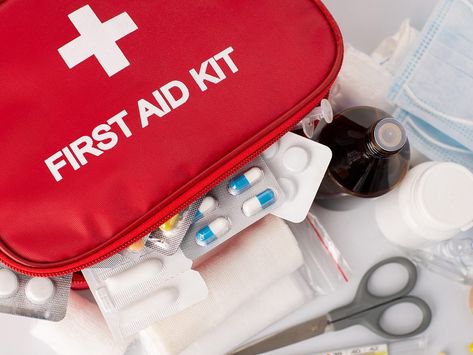 What You Should Keep in a First Aid Kit First Aid Kit Contents, Diy First Aid Kit, Survival First Aid Kit, Emergency Essentials, Basic First Aid, Space Blanket, Medical Kit, First Aid Supplies, Camping Essentials