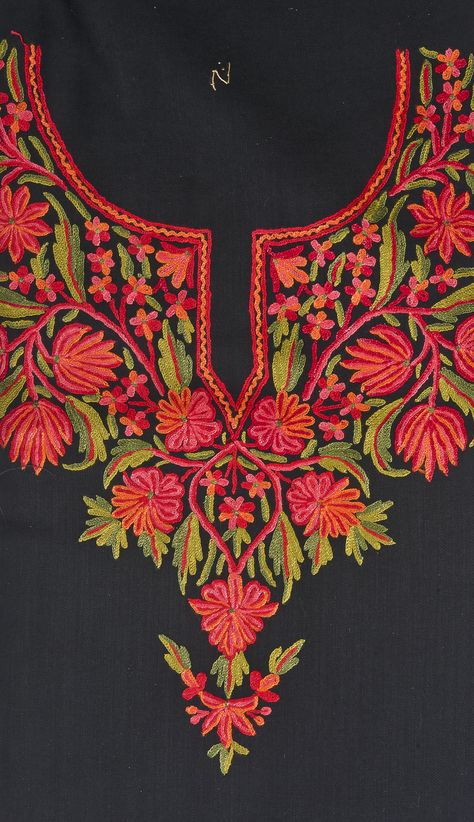 Kashmir Embroidery Design, Embroidery On Green Fabric, Embroidery Dress Diy, Fsl Machine Embroidery, Kashmir Embroidery, Kashida Embroidery, Kurta Embroidery, Free Embroidery Patterns Machine, Blouse Simple