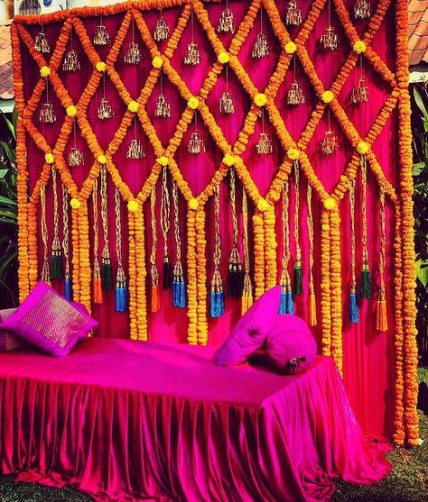 Haldi Decoration Ideas, Mehendi Decor Ideas, Ganpati Decoration At Home, Ganapati Decoration, Wedding Entrance Decor, Ganpati Decoration Design, Desi Wedding Decor, Mandap Decor, Mehndi Decor