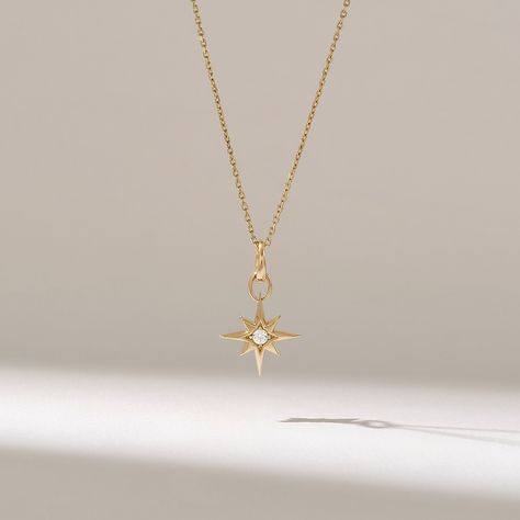 Star Diamond Pendant, North Star Necklace Gold, Unique Pendent Designs, Diamond Pendants Designs Unique, Dainty Necklace Diamond, Unique Diamond Pendant, Small Diamond Pendant, Diamond Gold Necklace, Necklace Diamond Pendant