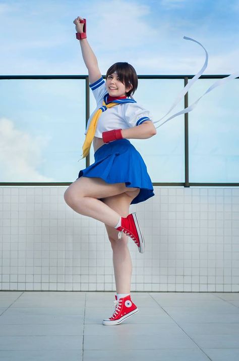 Sakura Kasugano 'Street Fighter' Cosplayer: Mayu's Velvet Room  Photography: Ruky Cosplay Crafts Sakura Kasugano, Sakura Street Fighter, Cosplay Crafts, Street Fighter Cosplay, New Cosplay, Cute Cheer Pictures, Velvet Room, Sakura Cosplay, Action Pose Reference