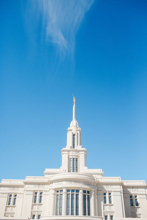 Payson Utah Temple, Dynamic Couple, Sundance Utah, Payson Temple, Lds Temple Wedding, Lds Temples Wedding, Forest Engagement, Sky Day, Utah Temples