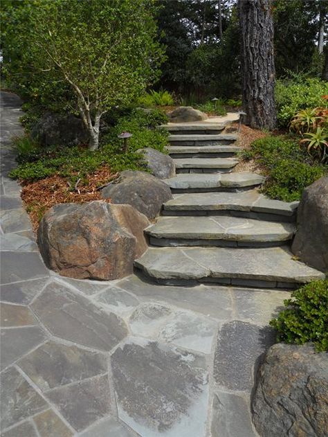 Entryways, Steps and Courtyard - Calimesa, CA - Photo Gallery - Landscaping Network Natural Stone Steps Landscaping, Slate Steps, Natural Stone Steps, Flagstone Steps, Stone Entryway, Lake Landscaping, Landscape Stairs, Flagstone Path, Courtyard Landscaping