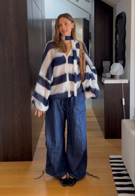 Elevated Jeans Outfit, White Longsleeves Outfit, Blue Striped Pants Outfit, White Sweater Outfit, Outfit Inso, Skirt Inspiration, Winter Pants Outfit, Nye Outfits, Warm Outfits