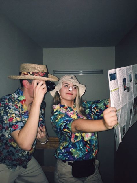 Couples Tourist Costume Jungle Costume Couple, Tourist Halloween Costume Couple, Tourist Couple Costumes, Lazy Halloween Costumes Couples, Hawaiian Tourist Costume, Hawaian Costume, Tourist Costume Ideas, Tacky Tourist Costume, Cute Halloween Costumes For Couples