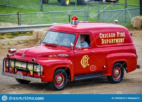 Fire Trucks Pictures, Truck Photo, Chicago Fire Department, Firefighter Pictures, Fire Horse, Model Truck Kits, Built Ford Tough, Fire Equipment, Antique Trucks