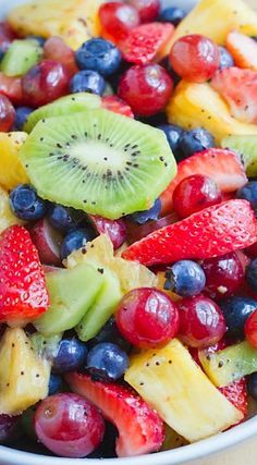 Mango Fruit Salad, Fruit Salad Ideas, Poppy Seed Fruit Salad, Fruit Salad Ideas Parties, Easy Fruit Salad, Thanksgiving Fruit, Berry Fruit Salad, Smoothie Recipes With Yogurt, Best Fruit Salad