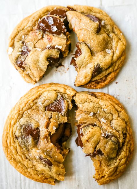 The BEST Browned Butter Chocolate Chip Cookies Homemade browned butter chocolate chip cookies are made in one saucepan! This perfect chocolate chip cookie has rich buttery toffee flavor. This is the best chocolate chip cookie recipe.  www.modernhoney.com #saucepancookie #brownbuttercookie #chocolatechipcookie #chocolatechipcookies #cookie #cookies Secret Chocolate Chip Cookie Recipe, Buttery Chocolate Chip Cookies, Modern Honey, Brown Butter Chocolate Chip, Brown Butter Cookies, Brown Butter Chocolate Chip Cookies, Cookies Homemade, Best Chocolate Chip Cookies Recipe, Perfect Chocolate Chip Cookies