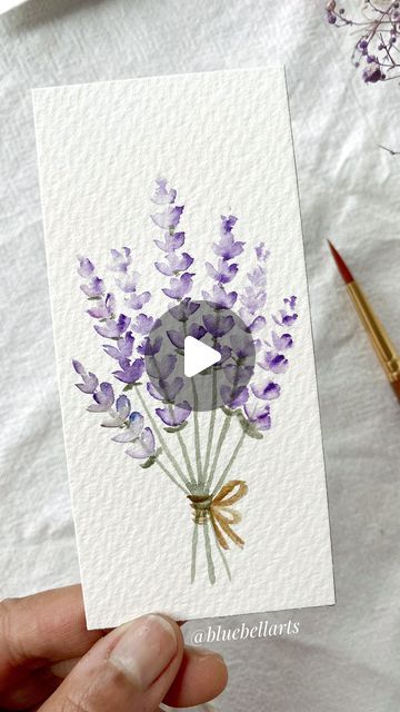 Lavender Bouquet Painting, Watercolour Flowers Simple How To Paint, Simple Lavender Painting, Watercolour Lavender Tutorial, Lavander Watercolors Tutorial, Watercolor Lavender Tutorial, Watercolor Painting Flowers Easy, Lavander Drawings Simple, Watercolor Flower Bouquet Simple