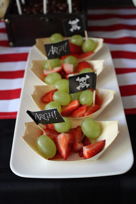 Dino Pirate Party, Pirate Pool Party Ideas, Three Year Old Pirate Party, Pirate Theme Party Food, Pirate Desserts, Pirate Food Ideas, Pirate Birthday Party Food, Birthday Pirate Theme, Pirate Themed Food