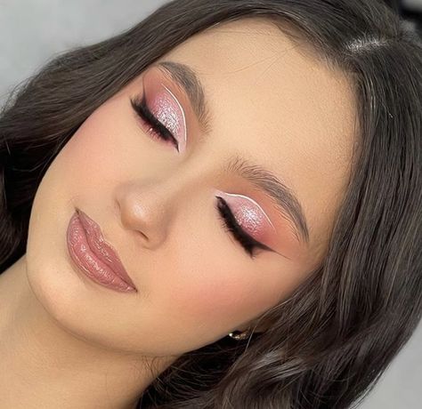 Sweet 16 Makeup Ideas Pink, Full Face Makeup Pink, Pink Quince Makeup, 21st Birthday Makeup, Sweet 16 Makeup, Quince Makeup, Makeup Social, Rose Gold Eye Makeup, Fast Makeup