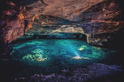 Carnglaze Caverns Underground Lake | Flickr - Photo Sharing! Underground Lake, Cave Pool, Moon Pool, Underwater Caves, Underground Caves, Travel England, Underwater City, Places To Elope, Mermaid Pictures