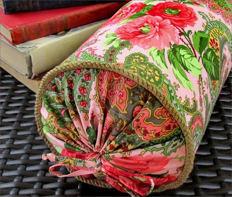 Vintage Style Bolster Pillows Kitchen Crafts Diy, Bolster Pillows, Pillow Inspiration, Love Chair, Tiny Bow, Fabric Pen, Bolster Cushions, Linen Bedroom, Couch Cushions