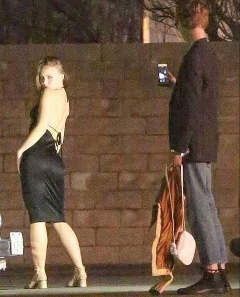 #lilyrosedepp #austinbutler #Couple Paparazzi Photos, The Love Club, Lily Rose Depp, Lily Rose, Cool Girl, A Man, Austin, A Woman, Two Piece Skirt Set