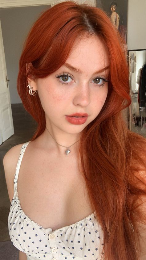 Ginger Hair Color White Women, Ginger Hair Morena, Ginger Hair Pale Skin Brown Eyes, Ginger Hair Pale Skin, Orange Red Hair Aesthetic, Cheveux Oranges, Freckles Girl, Red Hair Inspo, Ginger Hair Color