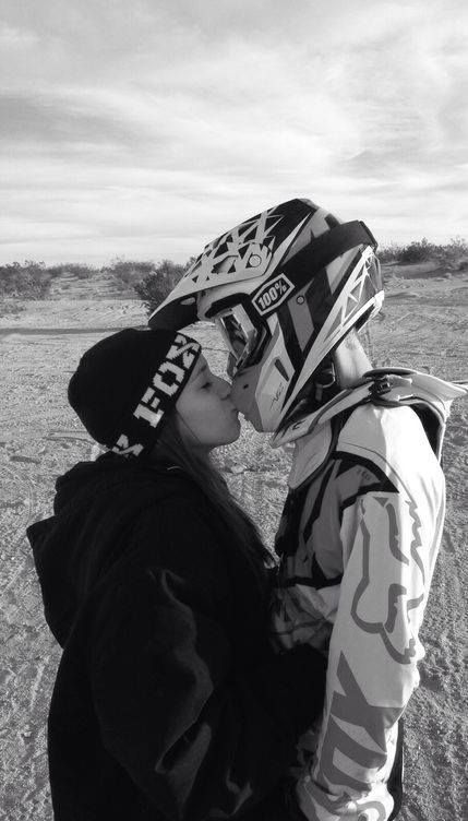 Motocross Couple, Bike Love, Motocross Girls, Goals Ideas, Bike Couple, Cute Country Couples, Biker Couple, Motocross Love, Image Moto