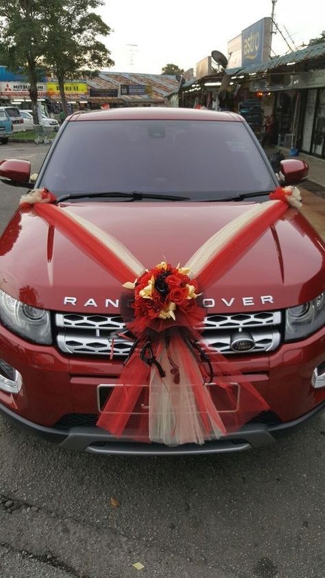 Looking for car decoration ideas for a wedding? Well, decorating a car has been an important ritual since it would be the bride’s first official ride with her groom after her bidai ceremony. Car Decoration Ideas, Wedding Car Deco, Paper Flower Backdrop Wedding, Just Married Car, Bridal Car, Flower Backdrop Wedding, Wedding Car Decorations, Car Deco, Car Decorations