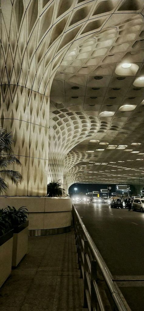 Mumbai airport✈😍👍 Airport Aesthetics, Mumbai Trip, Mumbai Travel, Travel Instagram Ideas, Las Vegas Airport, Delhi Airport, City Life Photography, Airport Pictures, Airport Aesthetic