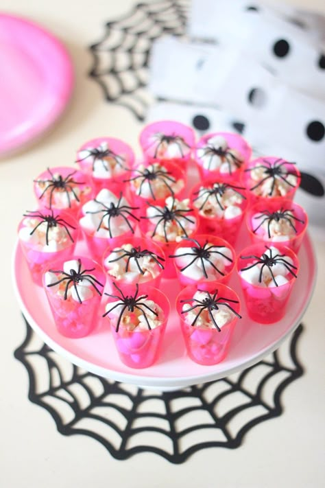 Pink Halloween Birthday Party, Pink Halloween Birthday, October Birthday Parties, Halloween First Birthday, Halloween 1st Birthdays, Halloween Themed Birthday Party, Toddler Girl Halloween, Halloween Birthday Party, Pj Party